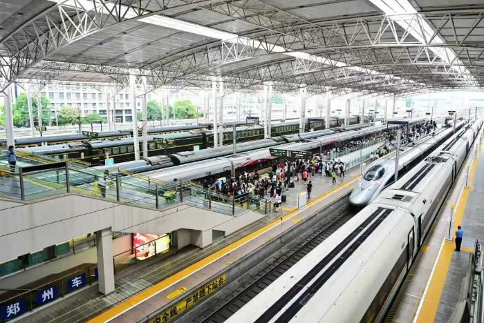 俄罗斯研学团走进东宁校园沉浸式体验中国端午民俗