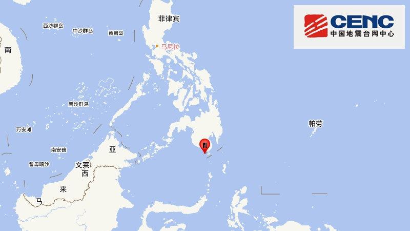 习近平等为受表彰的全国“两优一先”代表颁奖