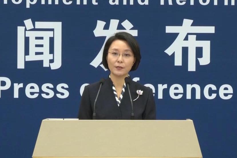 各地开展主题党日活动迎“七一”
